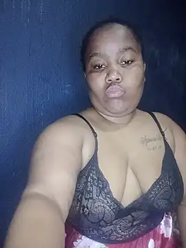 ChubbyMidgetxxx19 online show from 06/25/26, 07:18