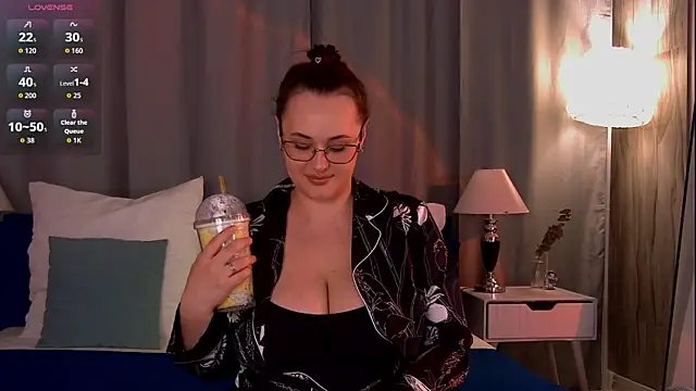 Queen Monica  online show from 07/24/26, 07:12