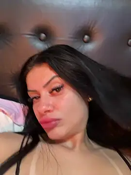 Snapshot of belababyy chatting on 06/09/26, 11:11 belababyy online show from 06/09/26, 11:11