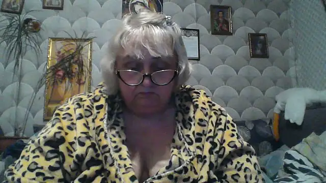 MarinaFarina53 online show from 05/20/26, 05:41
