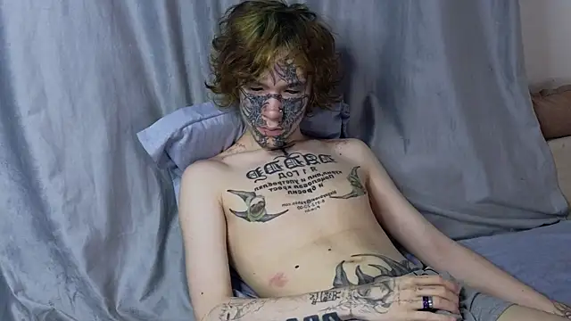 Snapshot of Emo___boy chatting on 07/15/26, 10:48 Emo boy online show from 07/15/26, 10:48