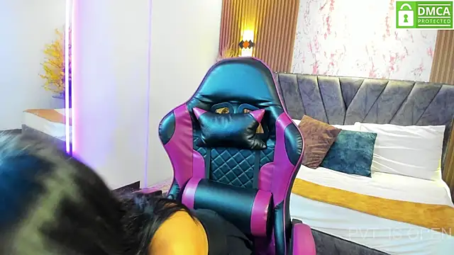 Aisha Vex online show from 06/07/26, 04:22