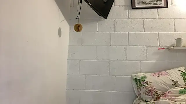 Amber  Fox online show from 06/25/26, 12:10