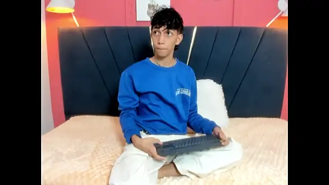 ero boy40 online show from 06/11/26, 03:59