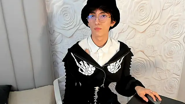 LittlePrince  online show from 05/12/26, 04:53