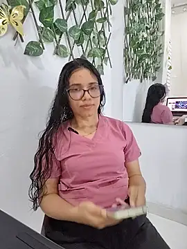 Snapshot of alanahot94 chatting on 06/15/26, 03:36 alanahot94 online show from 06/15/26, 03:36