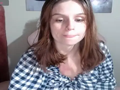 Snapshot of scarlethMoon18 chatting on 05/29/26, 03:37 scarlethMoon18 online show from 05/29/26, 03:37