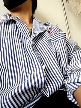 Snapshot of Meo_meo- chatting on 05/15/26, 02:40 Meo meo- online show from 05/15/26, 02:40