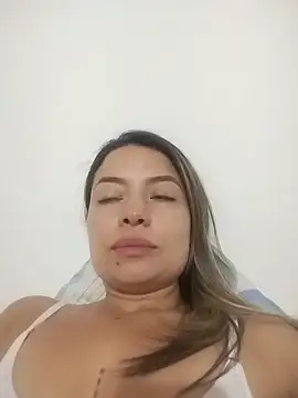 Snapshot of Annie-Latina chatting on 06/01/26, 12:56 Annie-Latina online show from 06/01/26, 12:56