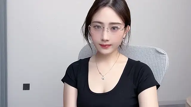  222Mia online show from 06/17/26, 11:23
