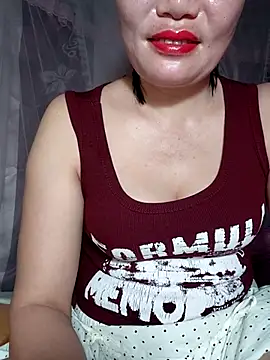 Snapshot of -Trici- chatting on 07/13/26, 07:49 -Trici- online show from 07/13/26, 07:49