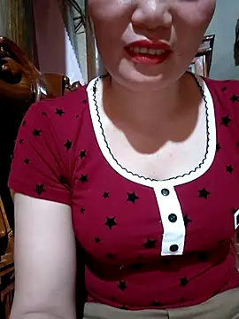 Snapshot of -Trici- chatting on 07/20/26, 11:45 -Trici- online show from 07/20/26, 11:45