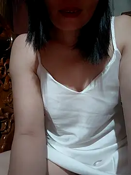 Snapshot of -Trici- chatting on 07/25/26, 11:24 -Trici- online show from 07/25/26, 11:24
