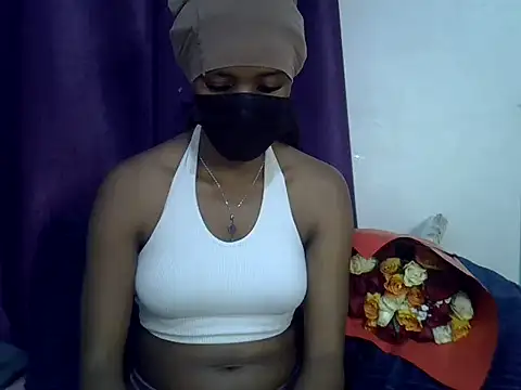 Snapshot of Ginnah_ chatting on 06/30/26, 04:08 Ginnah online show from 06/30/26, 04:08
