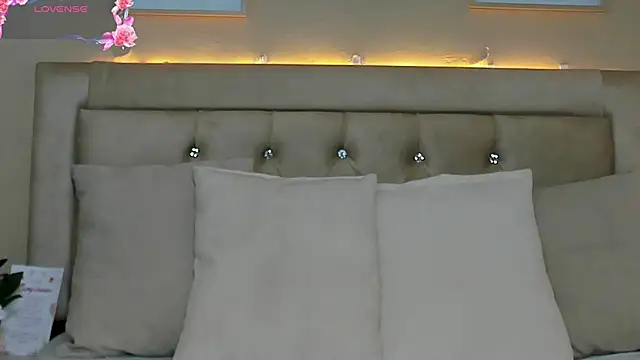 Snapshot of EmilyWinter_ chatting on 06/15/26, 11:34 EmilyWinter online show from 06/15/26, 11:34