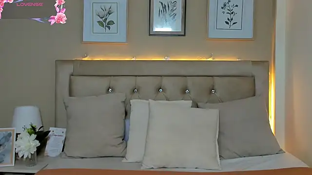 Snapshot of EmilyWinter_ chatting on 06/16/26, 11:35 EmilyWinter online show from 06/16/26, 11:35