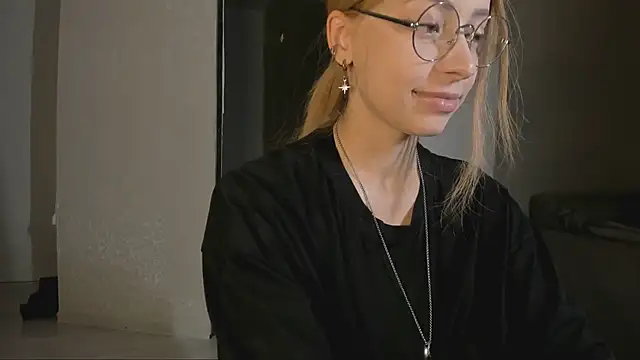 Snapshot of Jane_Bright chatting on 02/10/25, 09:36 Jane Bright online show from 02/10/25, 09:36