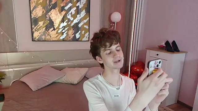 Bimbo boy  online show from 05/29/26, 01:42
