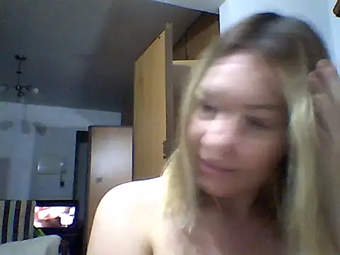 Snapshot of AllisonLove2 chatting on 06/01/26, 01:40 AllisonLove2 online show from 06/01/26, 01:40