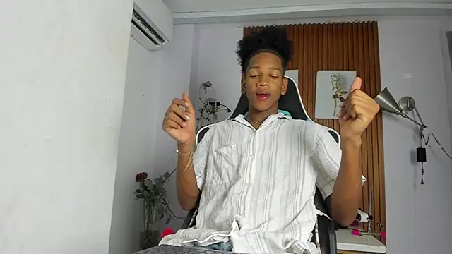 Afrowayuu online show from 06/15/26, 05:26