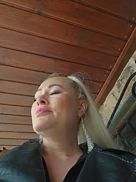 Snapshot of MILFBARBY chatting on 04/08/26, 07:41 MILFBARBY online show from 04/08/26, 07:41