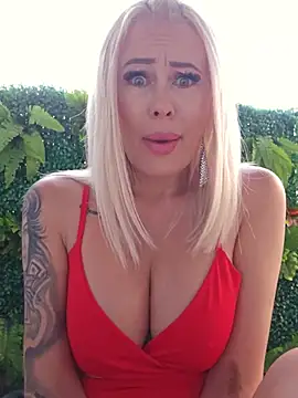 Snapshot of MILFBARBY chatting on 07/12/26, 06:04 MILFBARBY online show from 07/12/26, 06:04