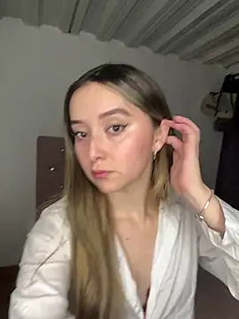 Sarisloves online show from 05/22/26, 03:46