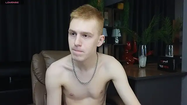 Tommy CrashXXX online show from 05/20/26, 03:40