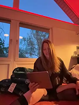  Melanie 83 online show from 05/09/26, 07:30