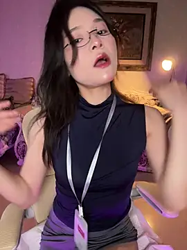 Snapshot of Kiera-T chatting on 07/12/26, 10:28 Kiera-T online show from 07/12/26, 10:28