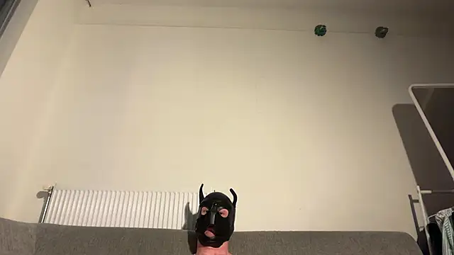 maskedstud2026 online show from 05/09/26, 08:25