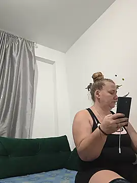 JuliaBestX online show from 07/17/26, 11:09