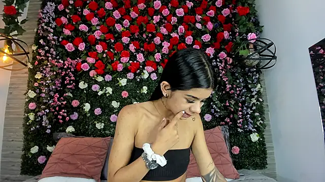 Snapshot of ViolettGracee chatting on 06/17/26, 12:50 ViolettGracee online show from 06/17/26, 12:50