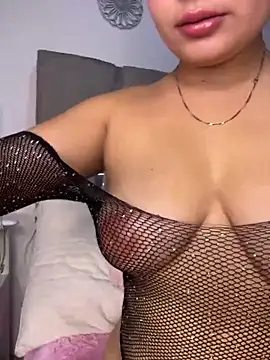 Yassy 11 online show from 05/27/26, 08:50