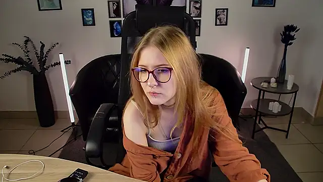 lanafitch online show from 06/14/26, 10:28