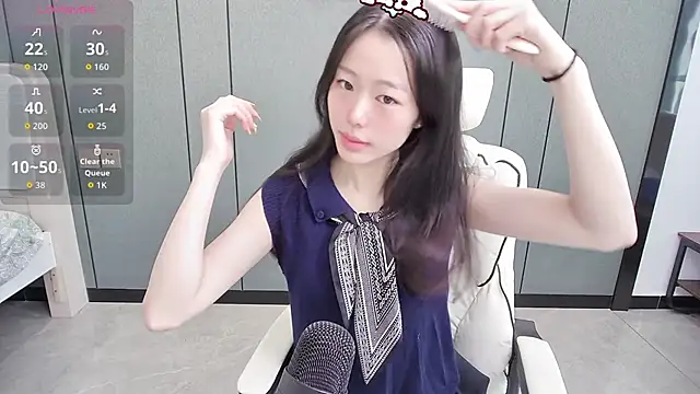 Snapshot of Lucky__cat chatting on 05/11/26, 05:24 Lucky cat online show from 05/11/26, 05:24