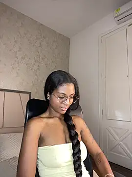 Emma venitez online show from 05/12/26, 05:15