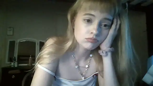 Snapshot of blubunny222 chatting on 05/29/26, 11:52 blubunny222 online show from 05/29/26, 11:52
