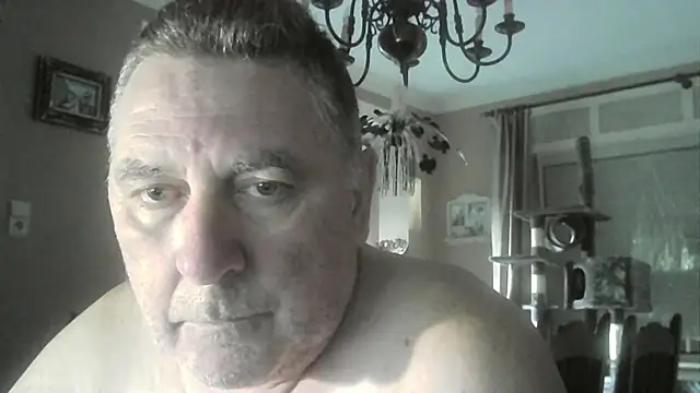 Snapshot of edje59a chatting on 10/30/25, 07:21 edje59a online show from 10/30/25, 07:21
