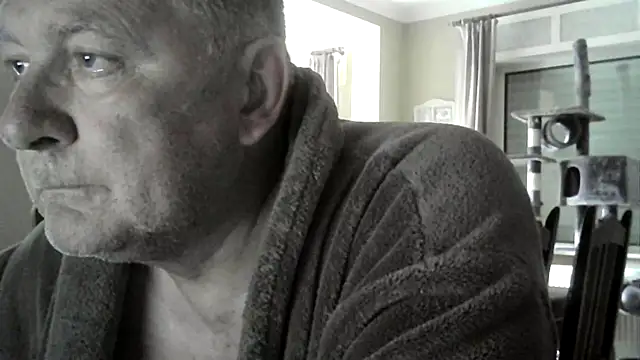Snapshot of edje59a chatting on 05/12/26, 06:43 edje59a online show from 05/12/26, 06:43