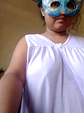 Snapshot of Rishwana77 chatting on 06/15/26, 02:03 Rishwana77 online show from 06/15/26, 02:03