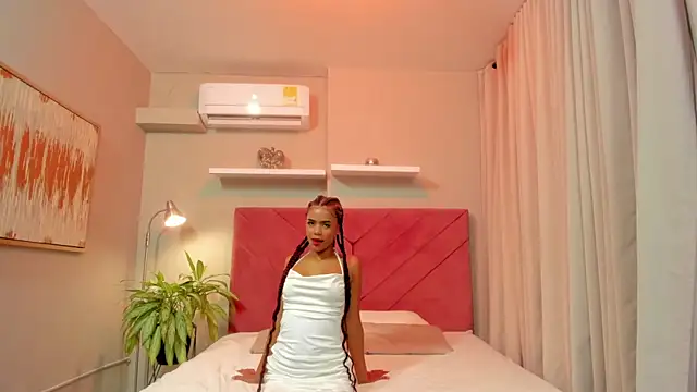 Mia Velvee online show from 06/20/26, 01:03