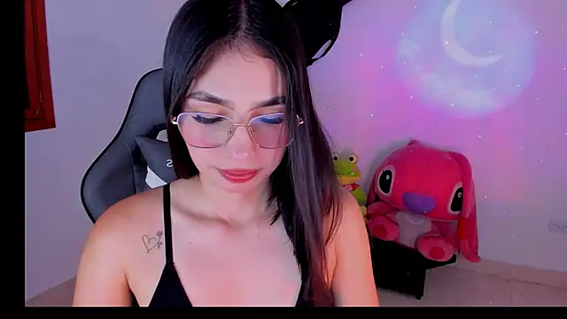 Scarleth Ferrec online show from 06/07/26, 04:05