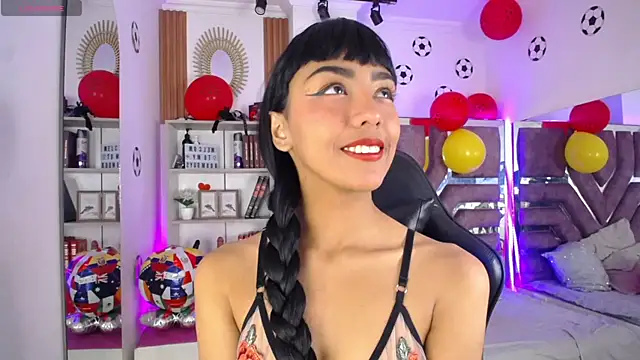 Snapshot of Violett_Gardenn chatting on 06/25/26, 11:15 Violett Gardenn online show from 06/25/26, 11:15