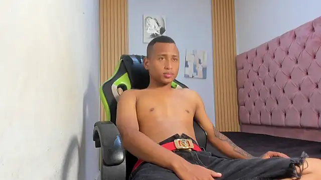 Supreme Badboy online show from 05/15/26, 06:09
