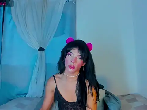 Snapshot of briyit_doll_x chatting on 05/24/26, 11:10 briyit doll x online show from 05/24/26, 11:10