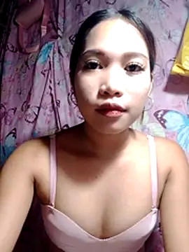Snapshot of hottie_zaira chatting on 05/17/26, 12:34 hottie zaira online show from 05/17/26, 12:34