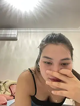 Snapshot of Lucky_xiao chatting on 05/23/26, 05:39 Lucky xiao online show from 05/23/26, 05:39