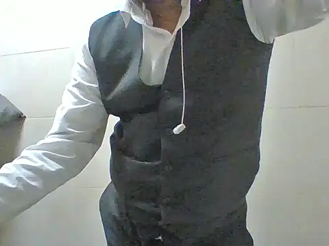 Snapshot of RAINBOWONE chatting on 05/16/26, 06:32 RAINBOWONE online show from 05/16/26, 06:32