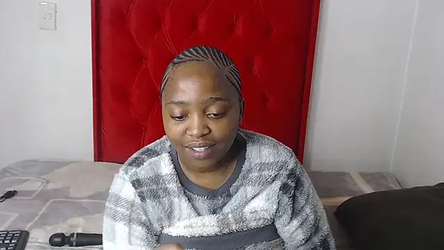 Snapshot of African_Busty chatting on 07/01/26, 07:54 African Busty online show from 07/01/26, 07:54